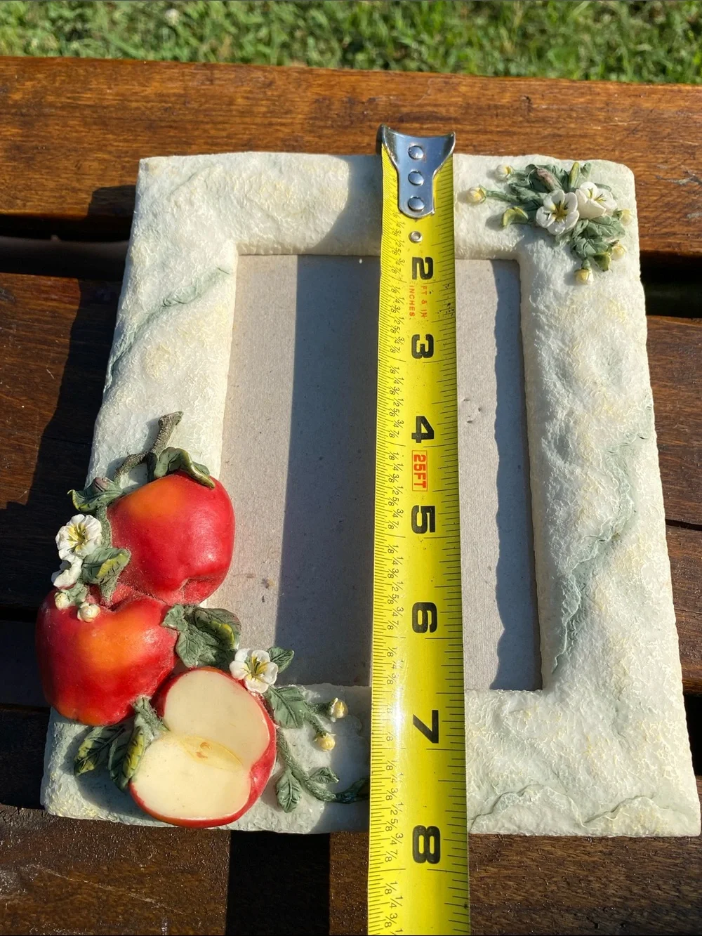 Vintage A. Richesco Corporation Hand-Painted Apple Floral 3D Resin 3.5 X 5 Frame